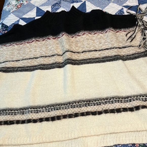 a.n.a poncho/overpiece - Picture 4 of 6